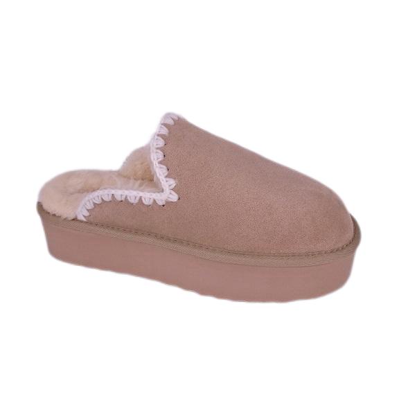 Comment Tianxiu Footwear répond-elle aux demandes méticuleuses des clients en matière de développement de produits ?